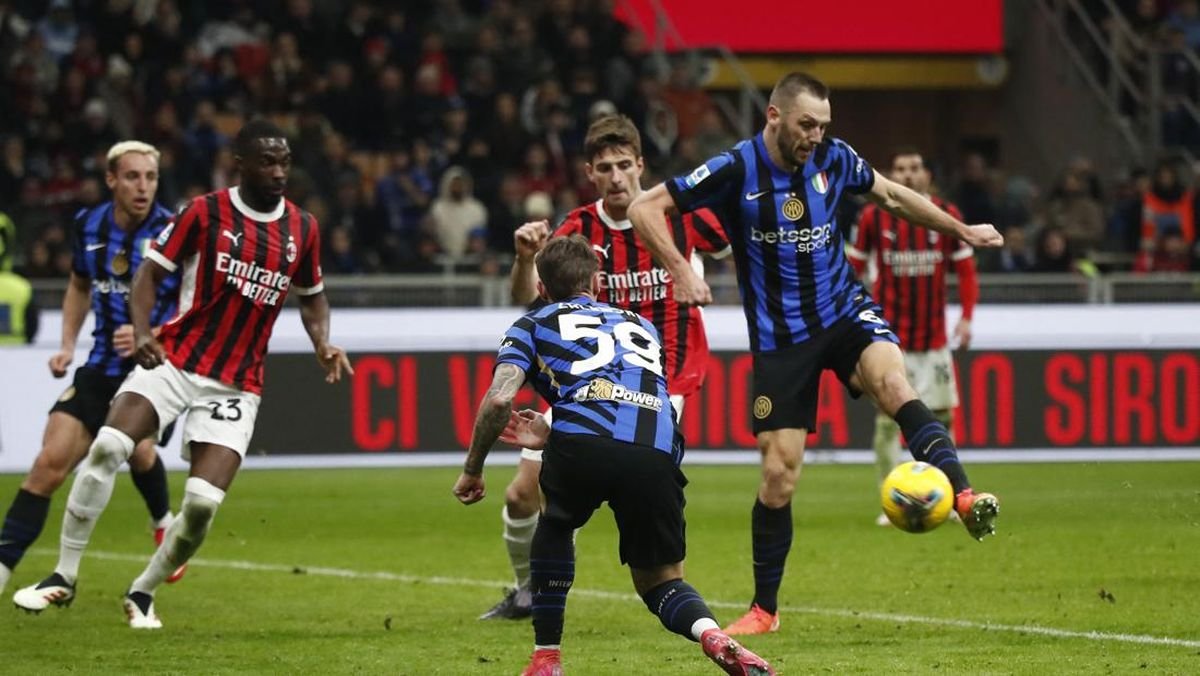 Derby Milan Panas: Inter dan AC Milan Berebut Puncak Seri A
